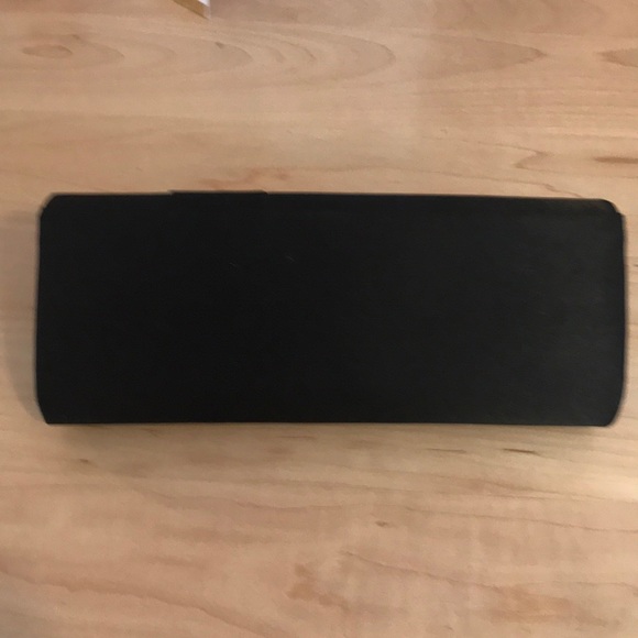 SALE 2 for $20๐ฅ Bljoux sterner Clutch with chain - Picture 2 of 6